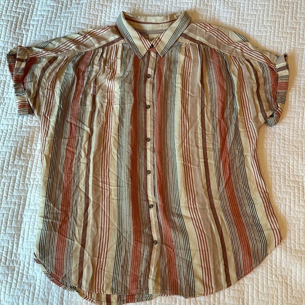 Universal Thread Striped Button Up Top Size XL - Picture 3 of 8